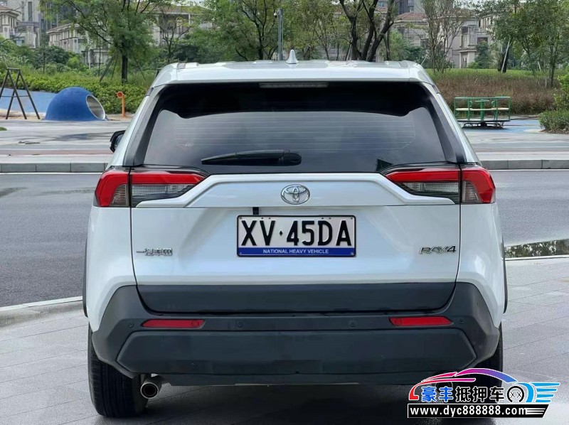 22年丰田RAV4轿车抵押车出售