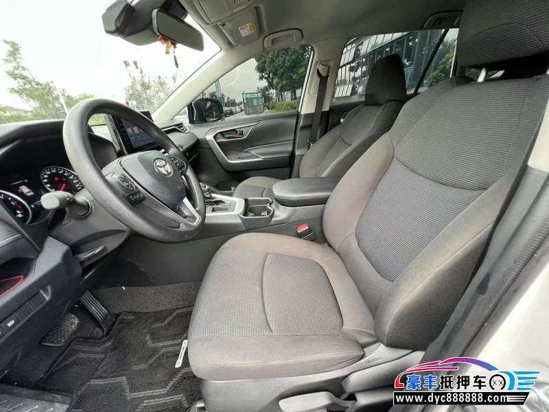 22年丰田RAV4轿车抵押车出售