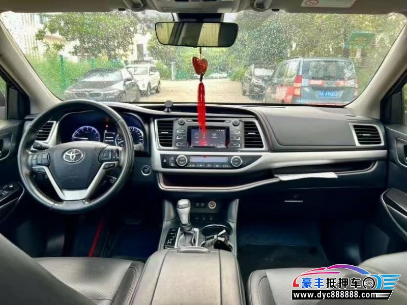 19年丰田汉兰达轿车抵押车出售