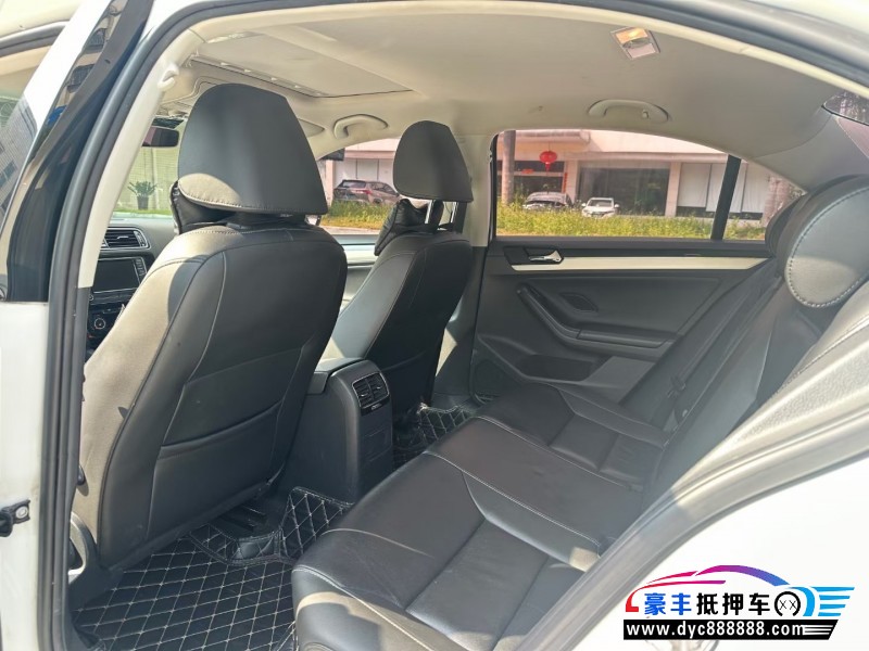 18年大众速腾轿车抵押车出售