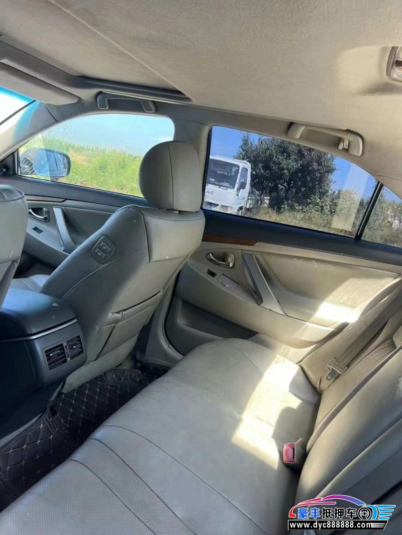 12年丰田凯美瑞轿车抵押车出售