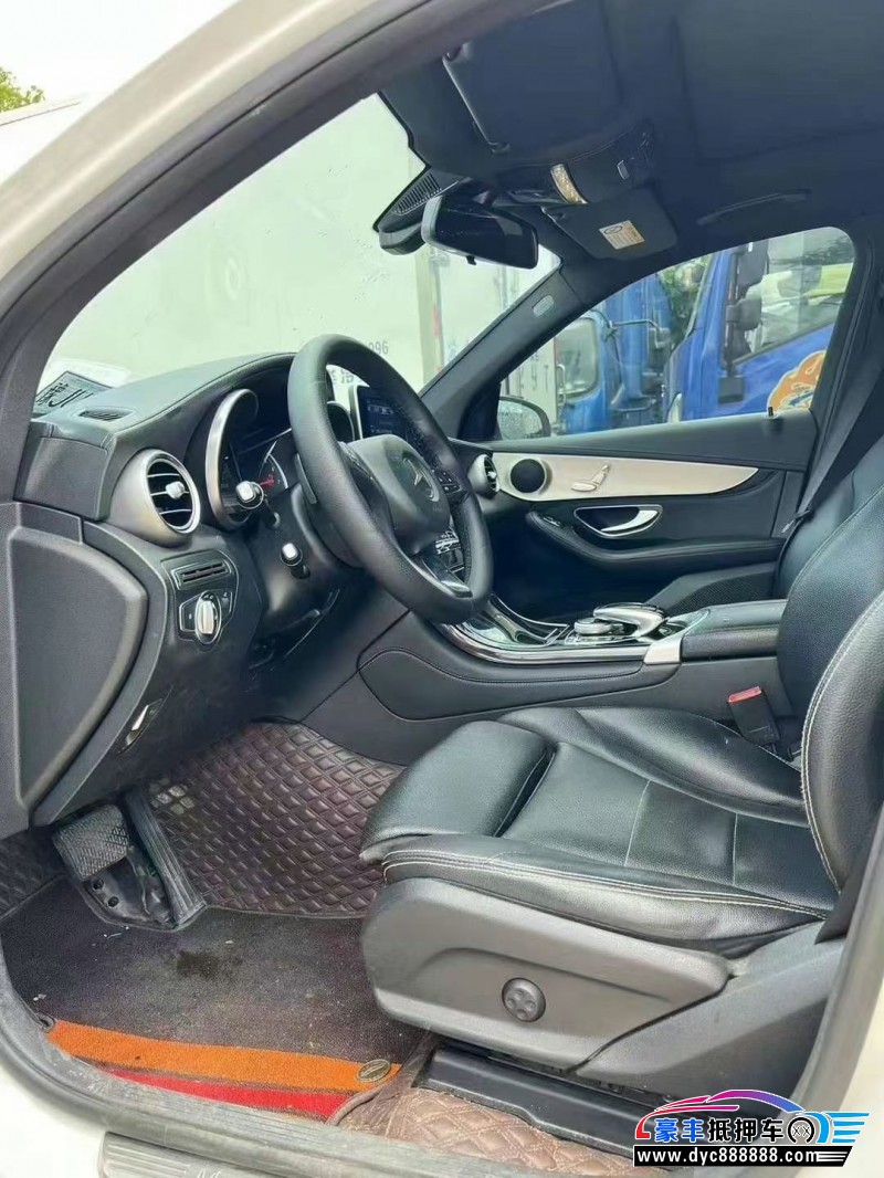 17年奔驰GLC轿车抵押车出售