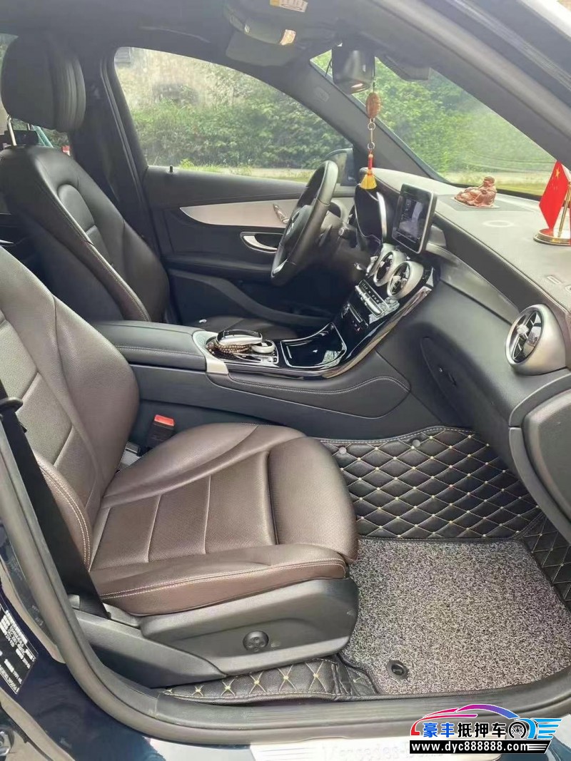 19年奔驰GLC轿车抵押车出售