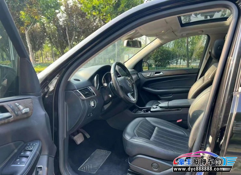 16年奔驰GLE轿车抵押车出售