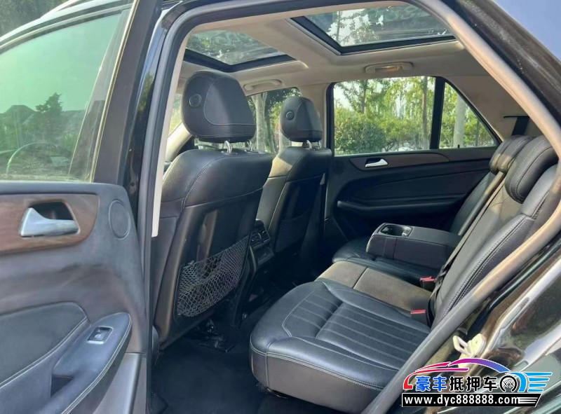 16年奔驰GLE轿车抵押车出售