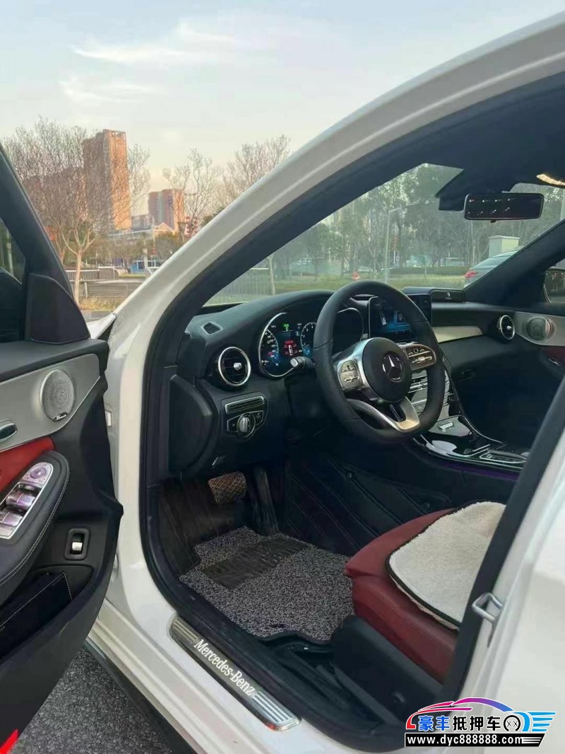 21年奔驰C轿车抵押车出售