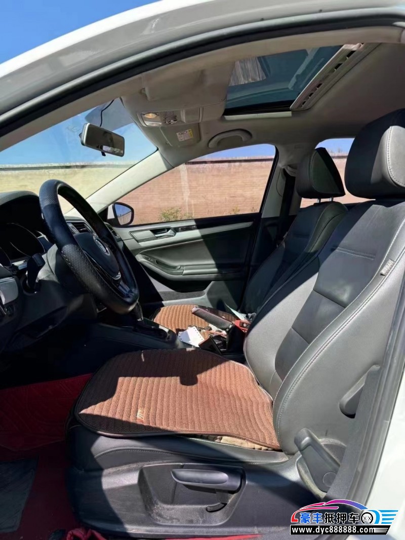 17年大众速腾轿车抵押车出售