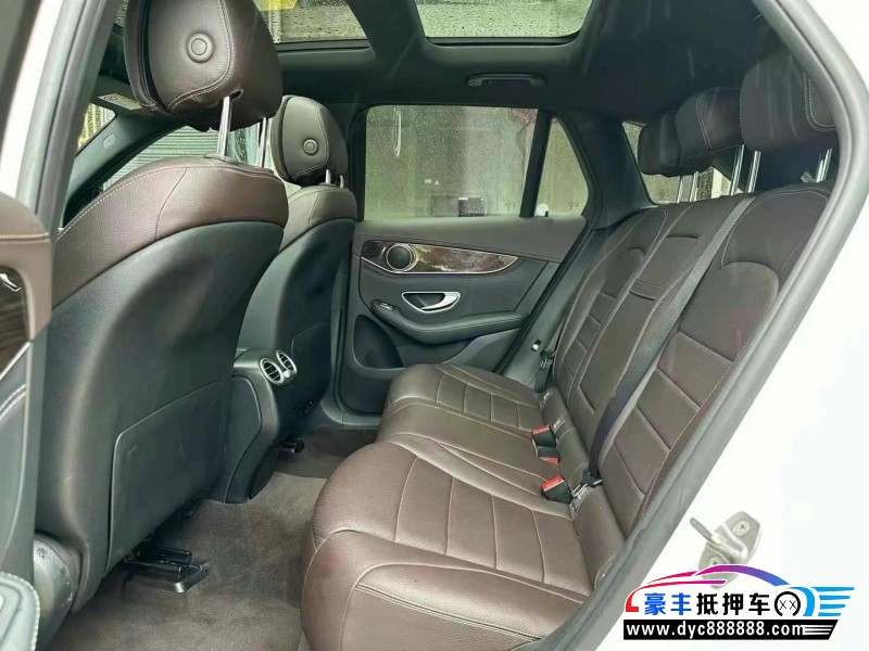 18年奔驰GLC轿车抵押车出售