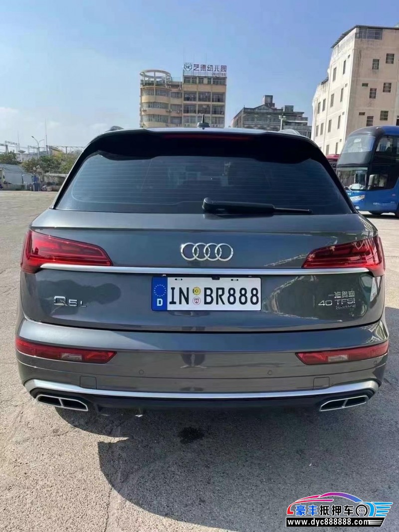 23年奥迪Q5轿车抵押车出售