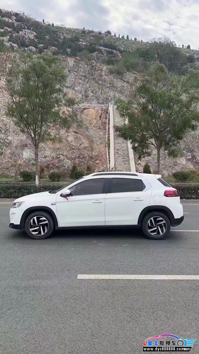 15年雪铁龙C3轿车抵押车出售