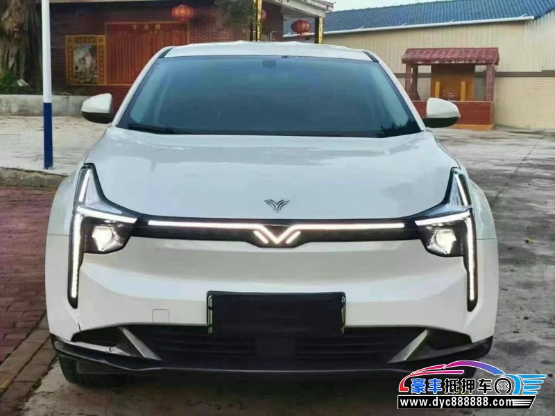 24年哪吒U轿车抵押车出售