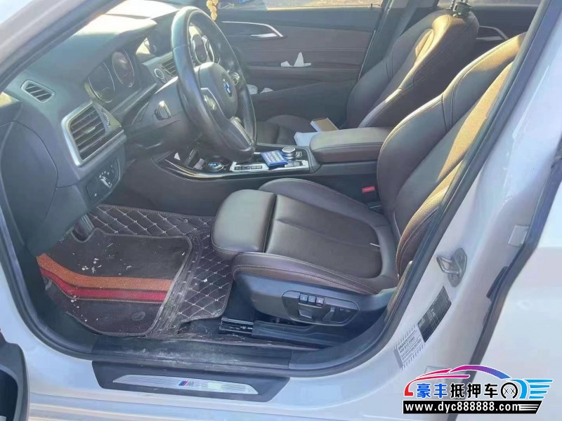 19年宝马1系轿车抵押车出售