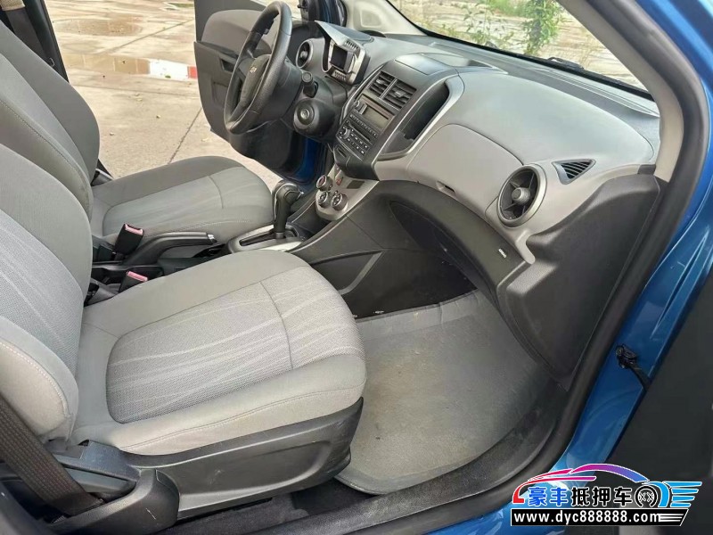 13年雪佛兰爱唯欧轿车抵押车出售