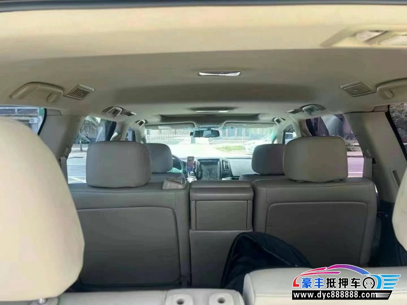 12年丰田兰德酷路泽（陆巡）轿车抵押车出售