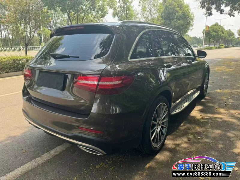 18年奔驰GLC轿车抵押车出售