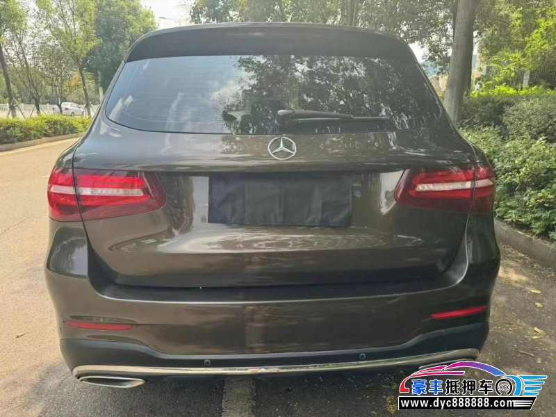 18年奔驰GLC轿车抵押车出售