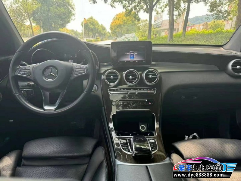 18年奔驰GLC轿车抵押车出售