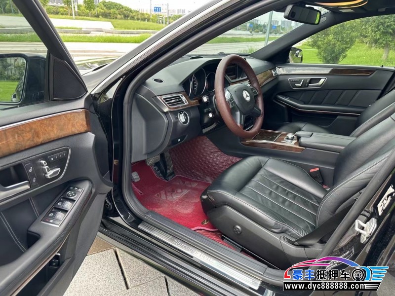 14年奔驰E轿车抵押车出售