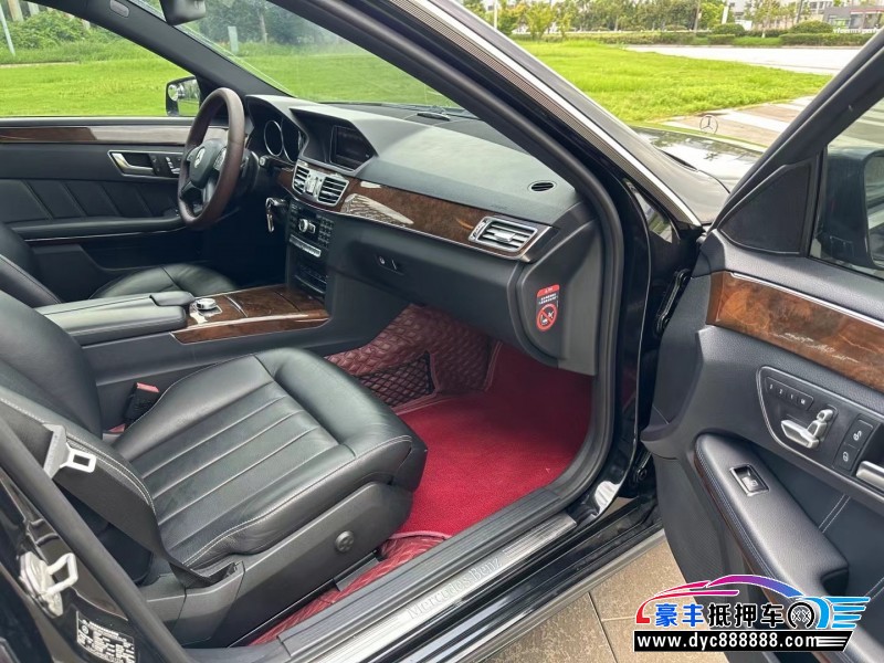 14年奔驰E轿车抵押车出售