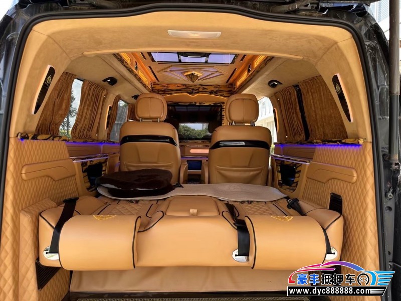 20年奔驰威霆轿车抵押车出售