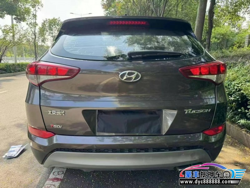 18年现代途胜轿车抵押车出售