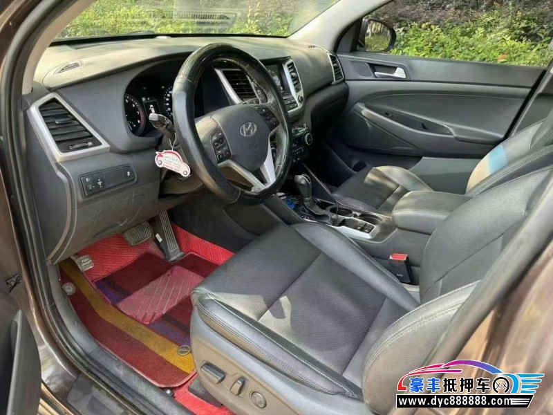 18年现代途胜轿车抵押车出售