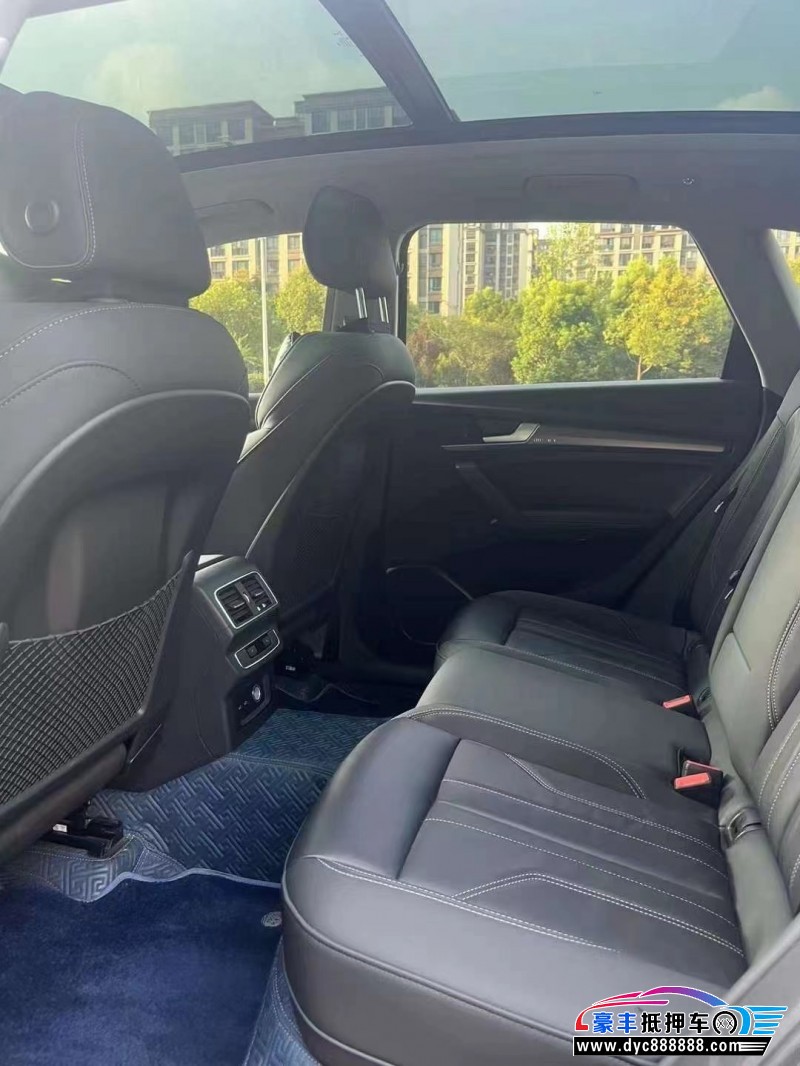 22年奥迪Q5轿车抵押车出售