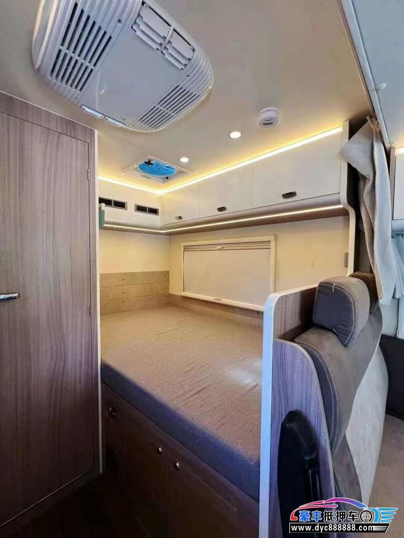 21年依维柯欧盛轿车抵押车出售