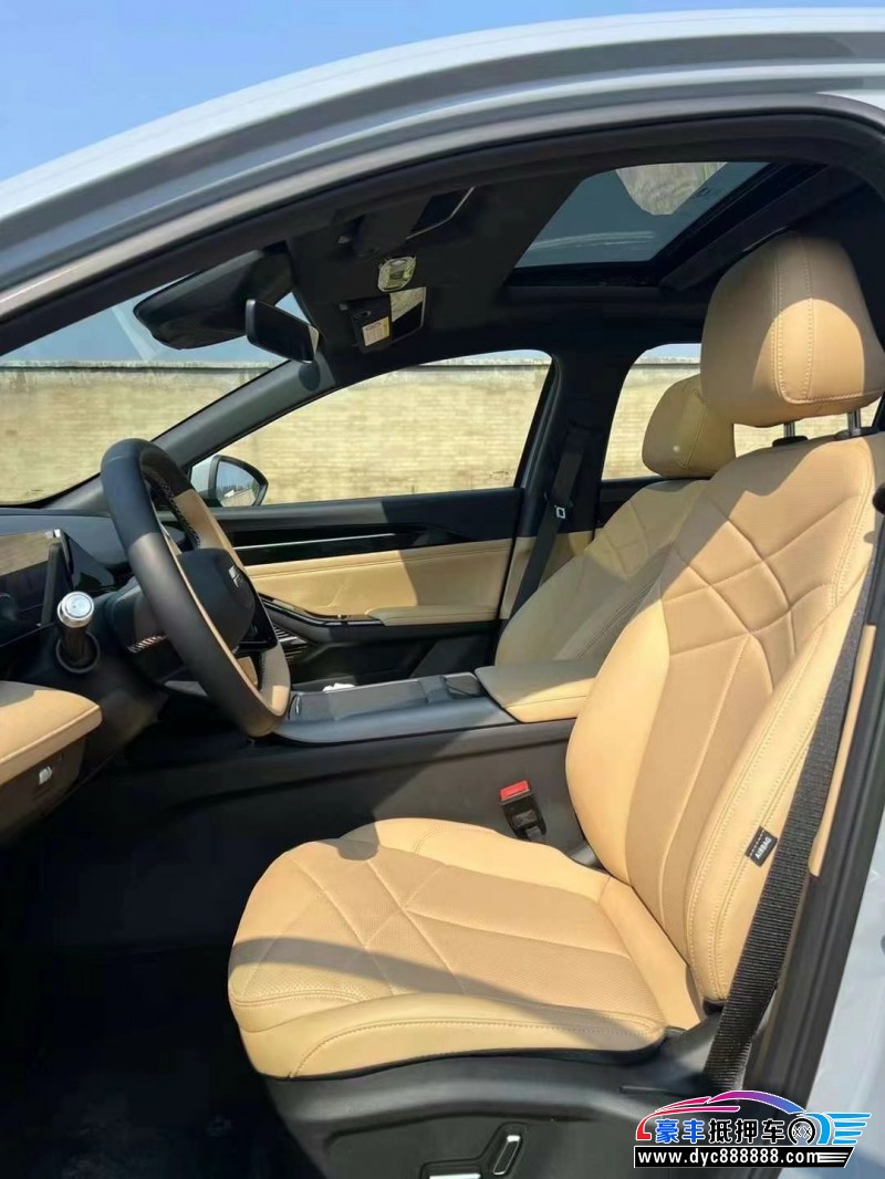 24年吉利银河L6轿车抵押车出售