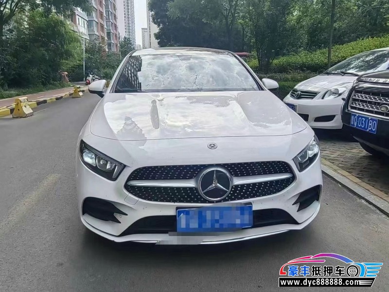 20年奔驰A轿车抵押车出售