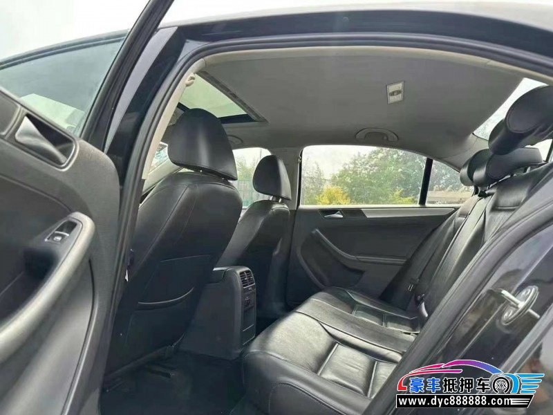 13年大众速腾轿车抵押车出售