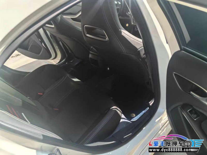 18年奔驰A轿车抵押车出售