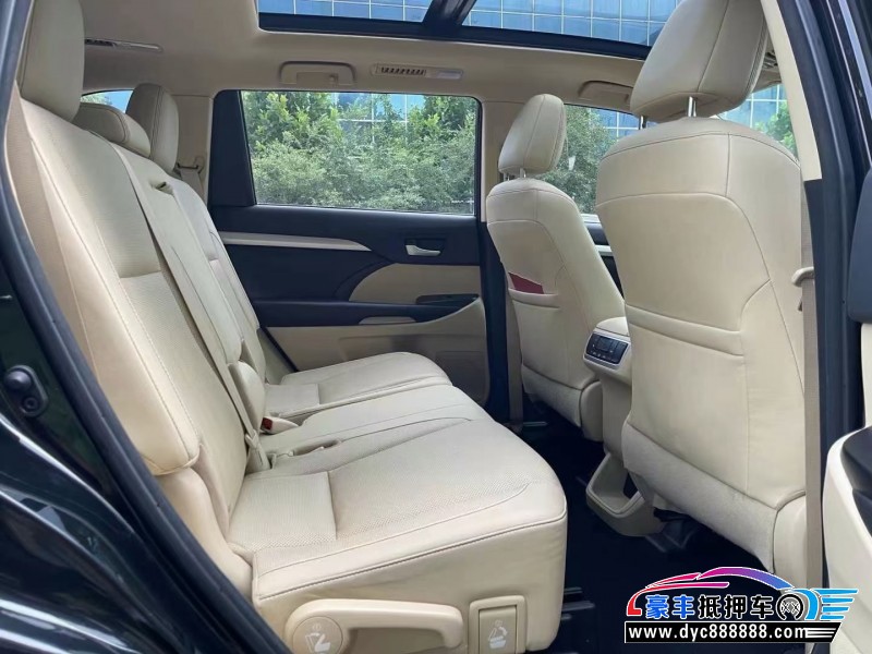 18年丰田汉兰达轿车抵押车出售