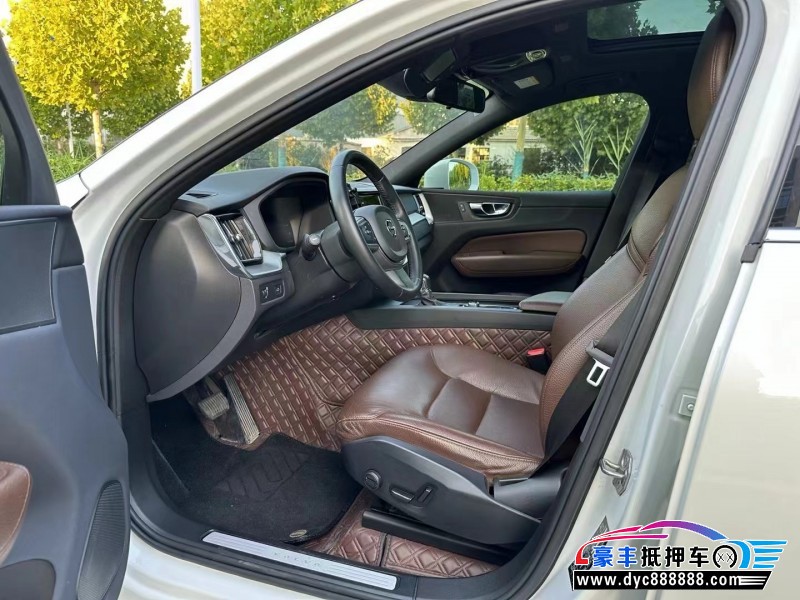 21年沃尔沃XC60轿车抵押车出售