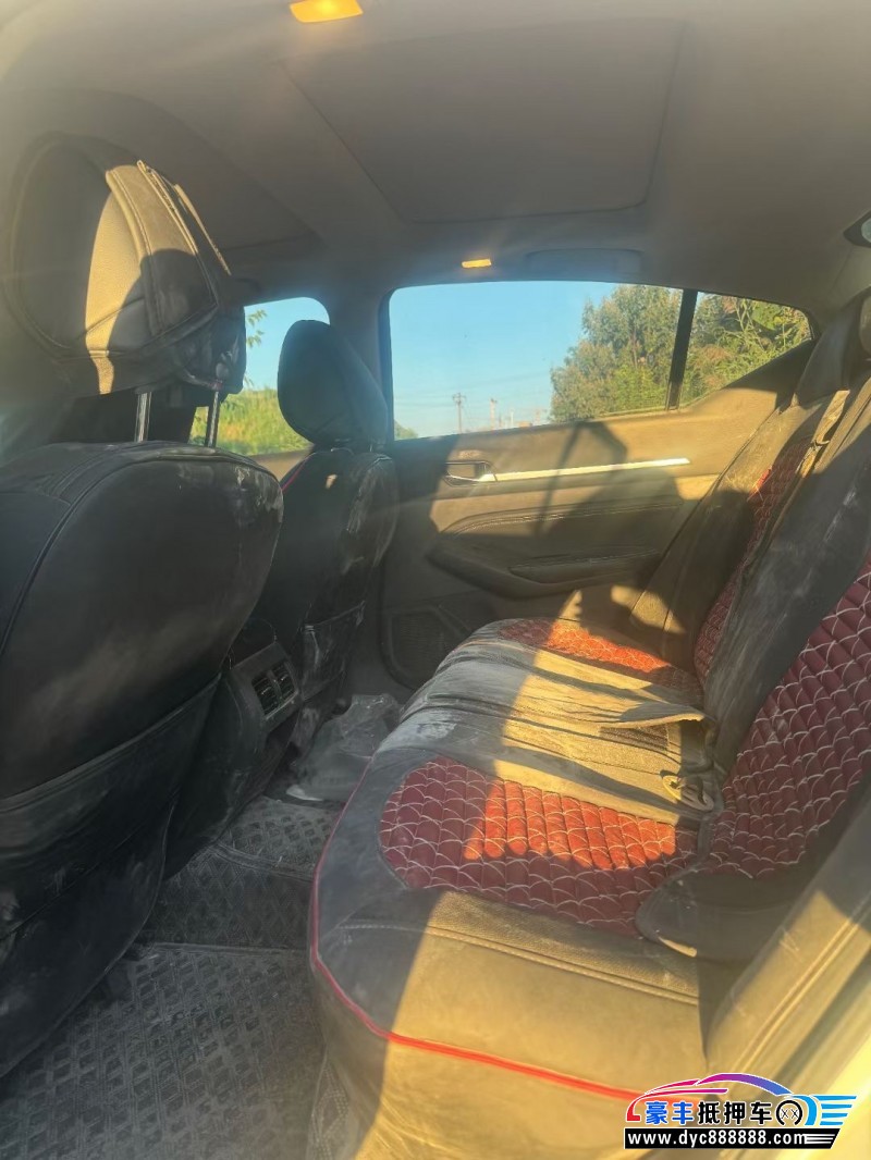 20年日产天籁轿车抵押车出售