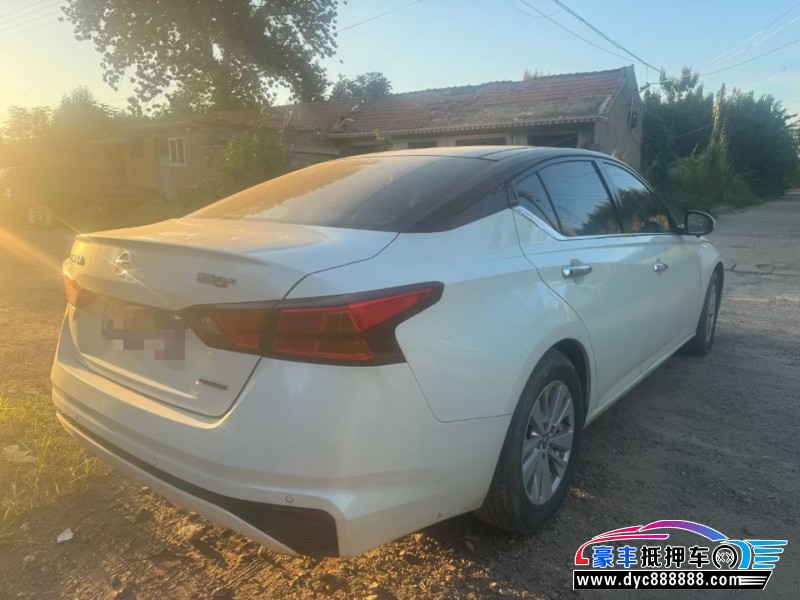 20年日产天籁轿车抵押车出售