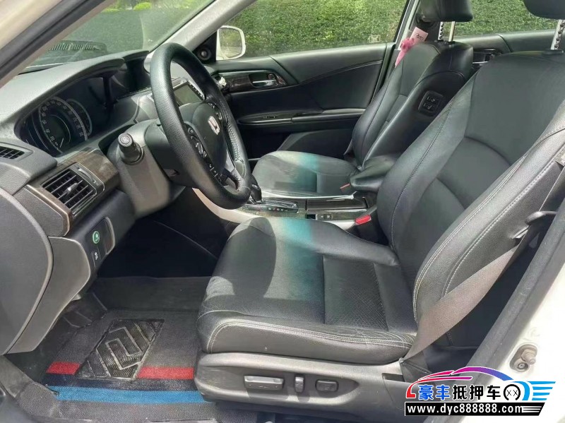 16年本田雅阁轿车抵押车出售