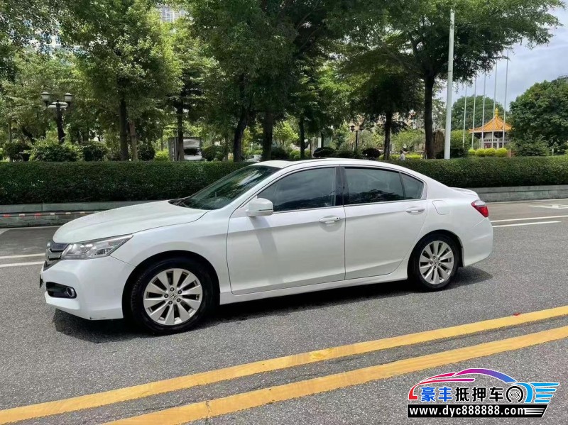 16年本田雅阁轿车抵押车出售