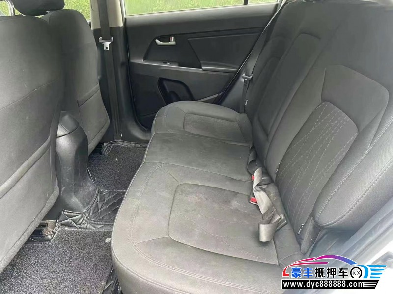 16年起亚智跑轿车抵押车出售