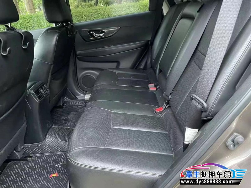 17年日产奇骏轿车抵押车出售