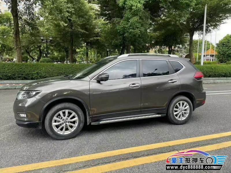 17年日产奇骏轿车抵押车出售