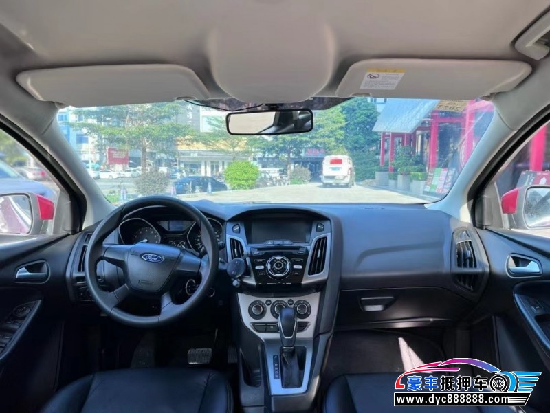 13年福特福克斯轿车抵押车出售