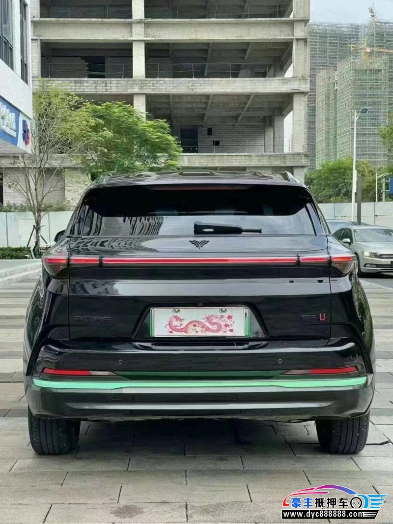 23年哪吒U轿车抵押车出售