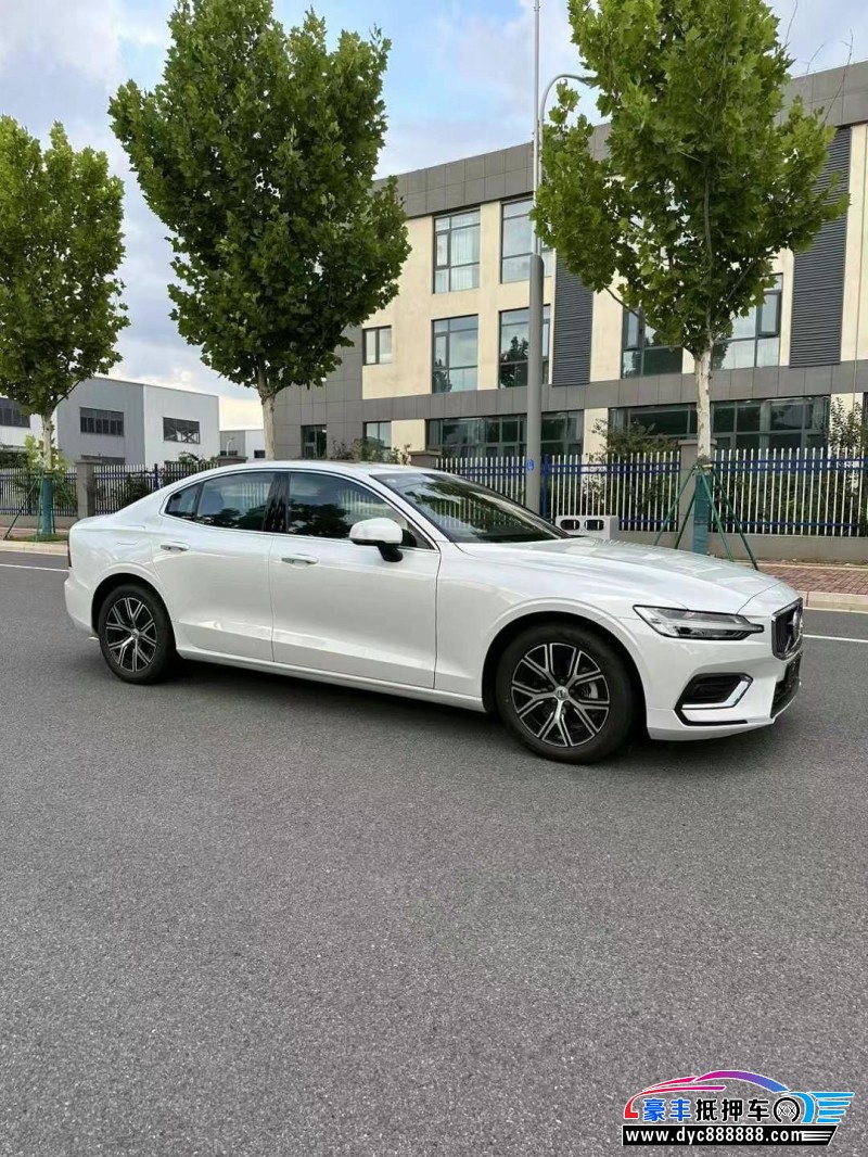 24年沃尔沃S60轿车抵押车出售