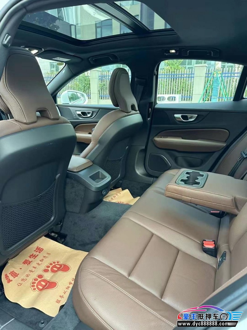 24年沃尔沃S60轿车抵押车出售