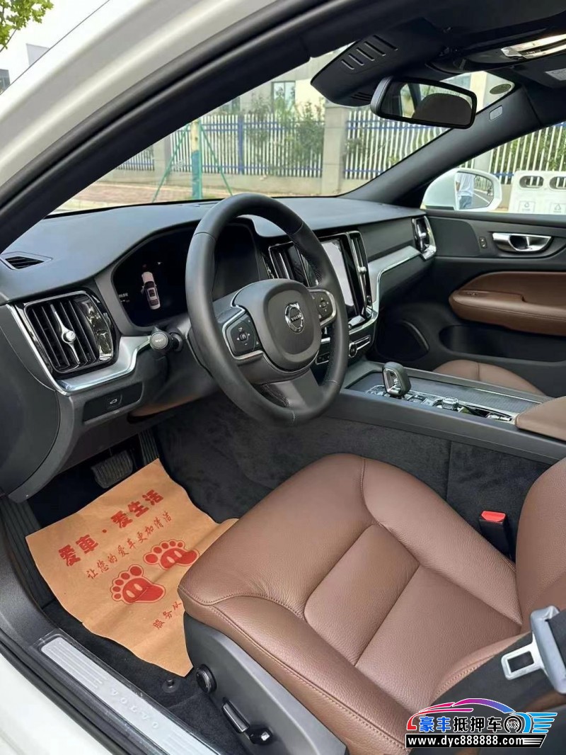 24年沃尔沃S60轿车抵押车出售