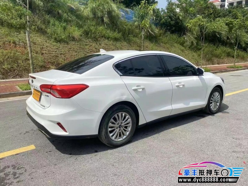 21年福特福克斯轿车抵押车出售