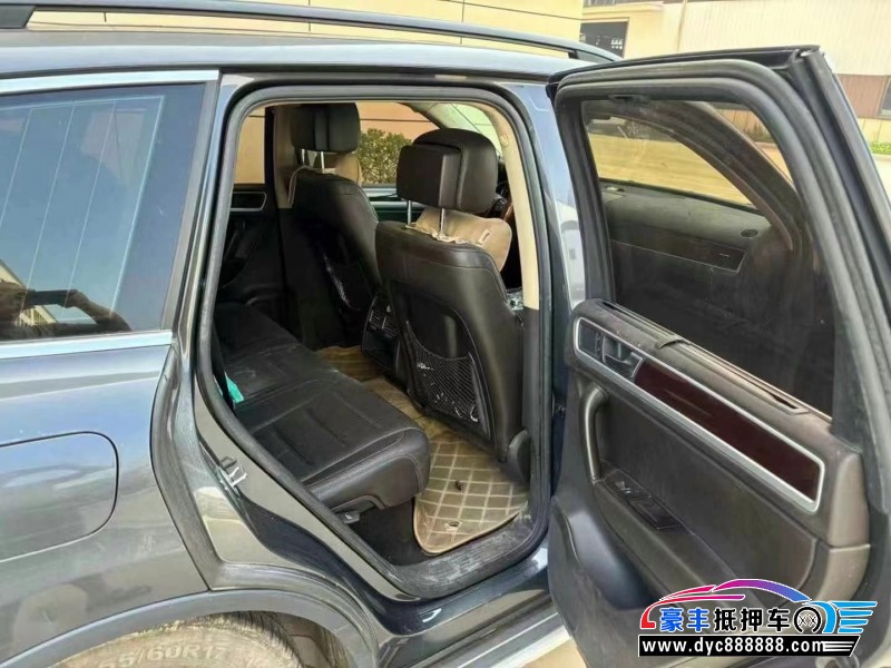 11年大众途锐轿车抵押车出售