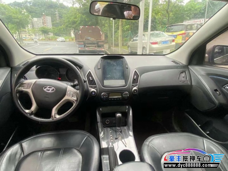 11年现代ix35轿车抵押车出售