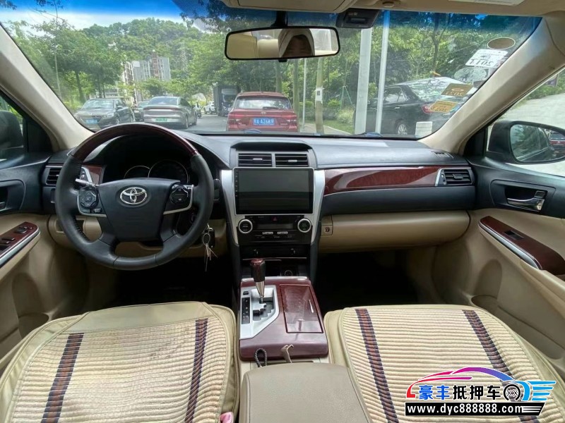 12年丰田凯美瑞轿车抵押车出售